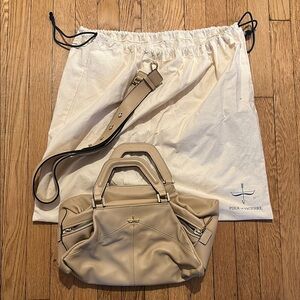 Pour La Victoire Nouveau Noir Tan Women's Satchel Bag